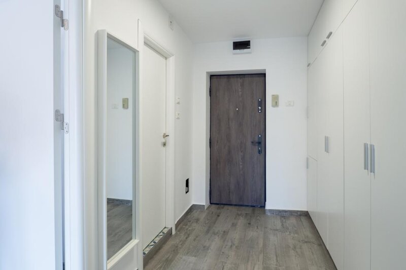 Vitan Mall, studio luminos, mobilat si utilat modern, prima inchiriere